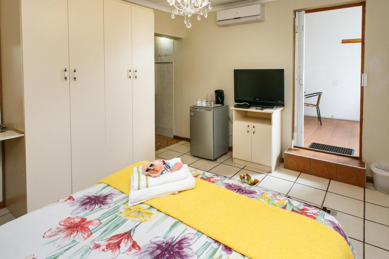 Langenhoven B&B Oudtshoorn Bagian luar foto